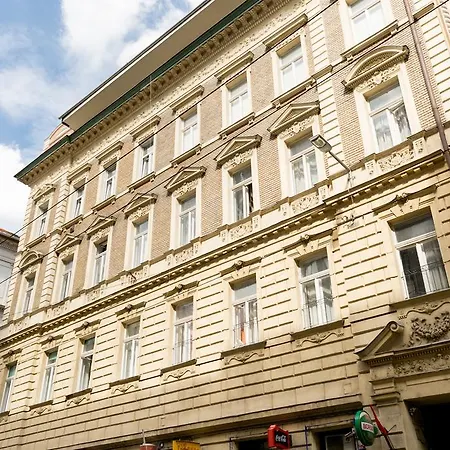 Nagymezo Boulevard Apartment Budapest