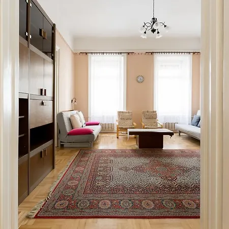 Nagymezo Boulevard Apartment Budapest